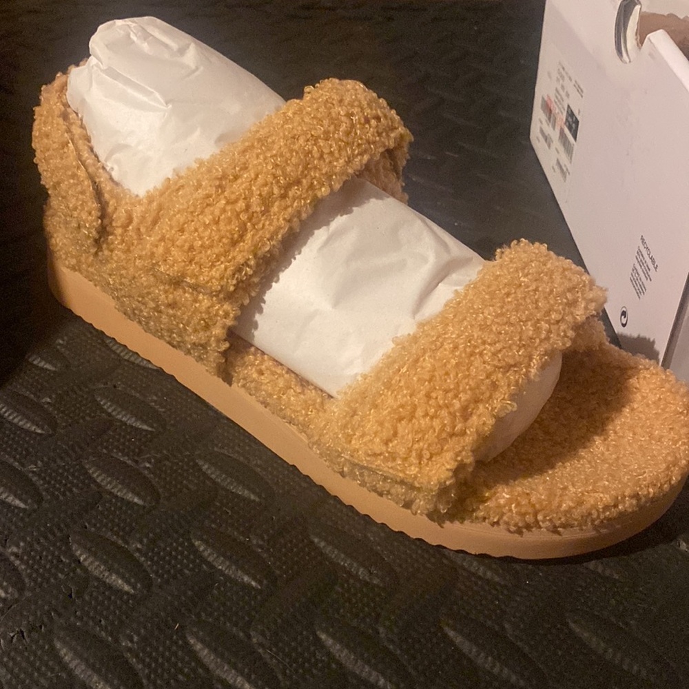 Aldo sandals nwt
